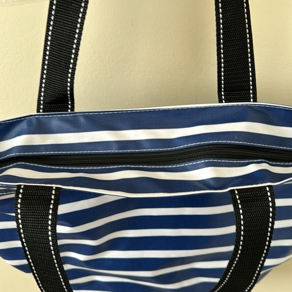 Scout Daytripper Shoulder Bag NWT - Picture 5 of 7